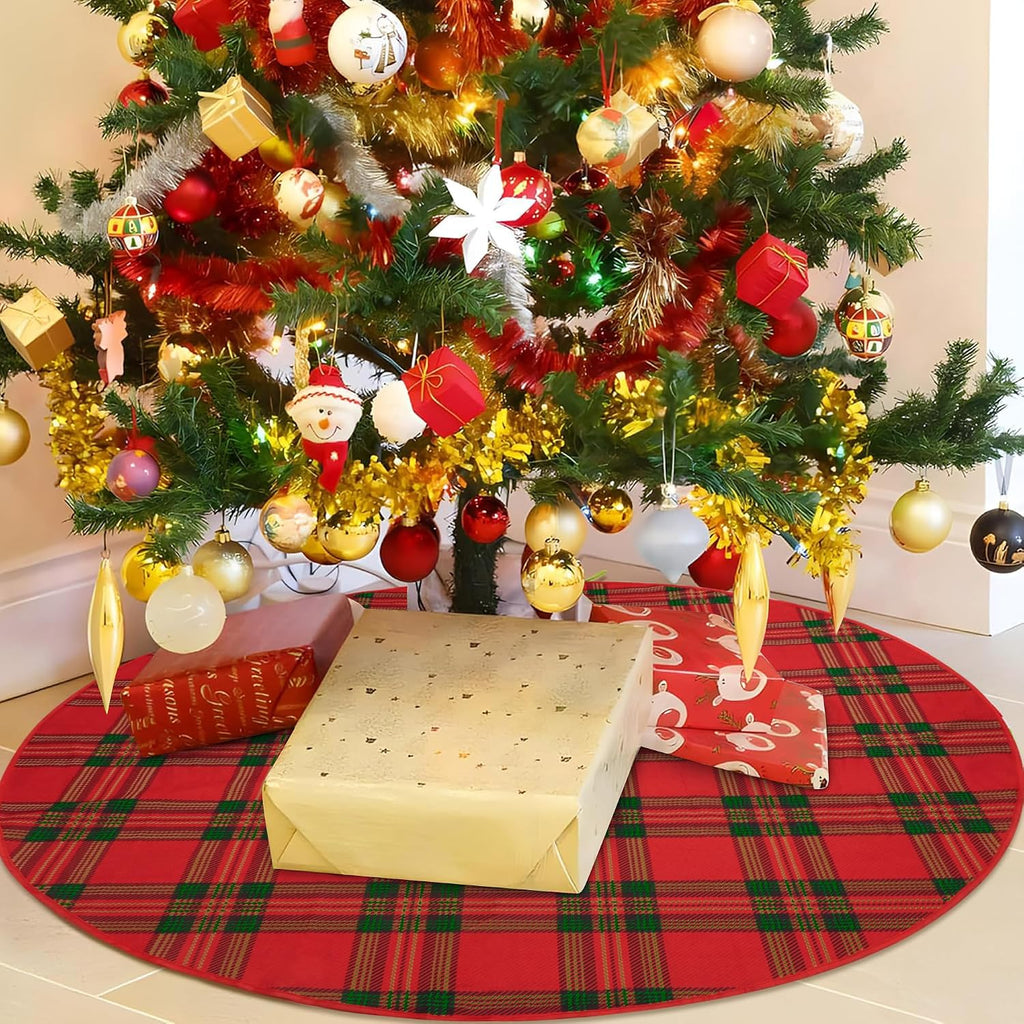 Round christmas tree skirt with center opening